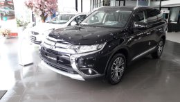 Giá lăn bánh xe Mitsubishi Outlander 2019, bổ sung phiên bản