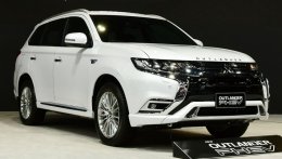 Mitsubishi Outlander 2021 PHEV có giá khởi điểm gần 1,3 tỷ đồng