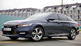 Đánh giá Honda Accord 2022 siêu lướt: Xe đẹp, vận hành thể thao, liệu có đáng đầu tư?