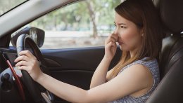 6 mẹo hay khử mùi nội thất ô tô hiệu quả trong mùa nồm ẩm