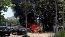 5 thói quen xấu khiến ô tô bốc cháy khi 'gặp' thời tiết nắng nóng đỉnh điểm