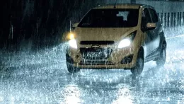 Những bộ phận cần kiểm tra thường xuyên giúp ô tô di chuyển an toàn trong những ngày mưa bão