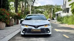 Bán xe Toyota Camry 2020