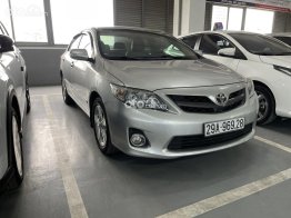 Cần bán xe oto Toyota Corolla Altis 2.0V  2013 - Gầm bệ chắc chắn đẹp nét