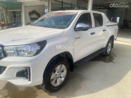Cần bán xe oto Toyota Hilux 2.4E 4×2 AT 2019 - Xe đẹp nguyên zin