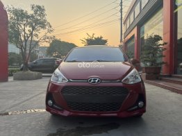 Bán xe Hyundai Grand i10 Hatchback 1.2 MT 2019 - Số sàn, bản đủ, cực kỳ đẹp, lên full đồ chơi