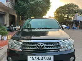 Cần bán Toyota Fortuner 2011 - Toyota Fortuner 2011 số tự động