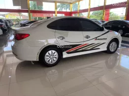 Sedan 5 chỗ giá rẻ, máy số ngon, thân vỏ chắc chắn