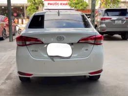 Xe màu trắng, chất xe đẹp XUẤT SẮC, Có hỗ trợ vay