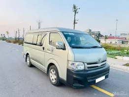 Hiace tải van 6 chỗ đời 2011, máy xăng, tải 800kg