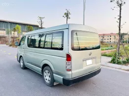 Hiace tải van 6 chỗ đời 2011, máy xăng, tải 800kg
