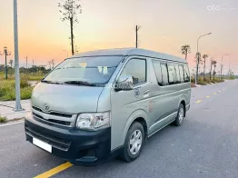 Hiace tải van 6 chỗ đời 2011, máy xăng, tải 800kg