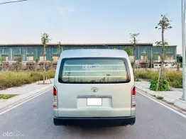 Hiace tải van 6 chỗ đời 2011, máy xăng, tải 800kg