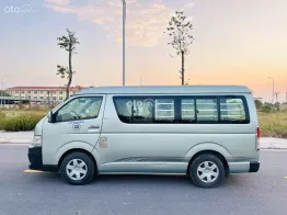 Hiace tải van 6 chỗ đời 2011, máy xăng, tải 800kg