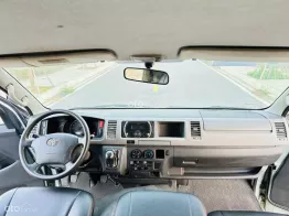 Hiace tải van 6 chỗ đời 2011, máy xăng, tải 800kg