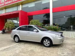 Sedan 5 chỗ giá rẻ, máy số ngon, thân vỏ chắc chắn