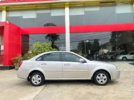 Sedan 5 chỗ giá rẻ, máy số ngon, thân vỏ chắc chắn