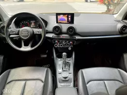 XE DUY NHẤT, MÀU VÀNG