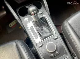 XE DUY NHẤT, MÀU VÀNG