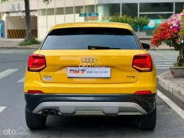 XE DUY NHẤT, MÀU VÀNG