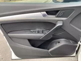 Một chủ từ đầu biển tỉnh