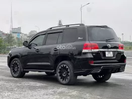 Bề thế uy nghi