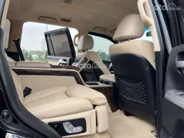 Bề thế uy nghi