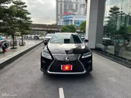 SUV cao cấp màu đen sang trọng 2018