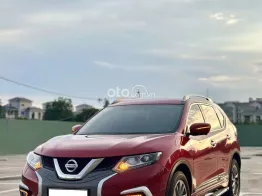 Xe được trang bị thêm phụ kiện: Dán phim cách nhiệt, thảm sàn,...