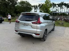 Xe đẹp, gia đình đi giữ gìn