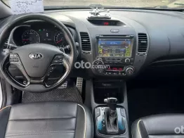 Mẫu sedan trẻ trung, giá tốt thương lượng