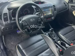 Mẫu sedan trẻ trung, giá tốt thương lượng