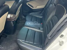 Mẫu sedan trẻ trung, giá tốt thương lượng