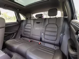 Xe lướt 10.000 km option nhiều