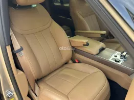 Xe màu vàng nội thất nâu da bò, còn bảo hành hãng