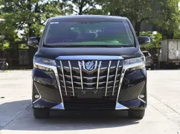 Màu Đen nội thất Đen, giá 2,9x tỷ đồng