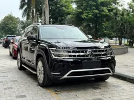 Màu đen quyền lực có sẵn xe xem tại showroom - LH Minh Thư