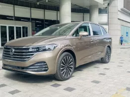 Màu Vàng nội thất nâu cho khách hàng mệnh kim và thổ