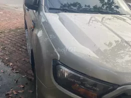 Ford Ranger 2016 XLS xe gia đình nhiều đồ chơi