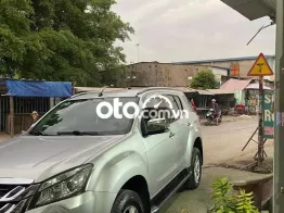 Isuzu Mu X 2017 2.5 4X2 MT - Xe gia đình đi kỹ