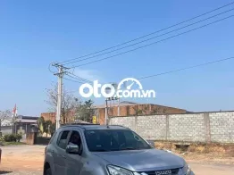 Isuzu Mu X 2017 2.5 4X2 MT - Xe gia đình đi kỹ