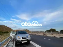 Isuzu Mu X 2017 2.5 4X2 MT - Xe gia đình đi kỹ