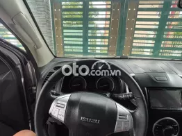 Isuzu Mu X 2017 2.5 4X2 MT - Xe gia đình đi kỹ