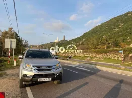 Isuzu Mu X 2017 2.5 4X2 MT - Xe gia đình đi kỹ