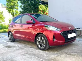 Đẹp miễn bàn