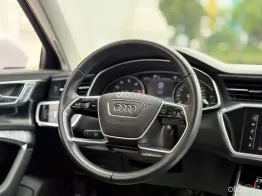 Xe nội thất còn mới, bảo dưỡng full hãng