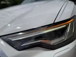 Xe nội thất còn mới, bảo dưỡng full hãng