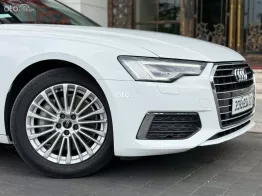 Xe nội thất còn mới, bảo dưỡng full hãng