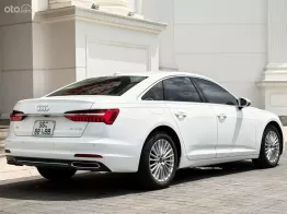 Xe nội thất còn mới, bảo dưỡng full hãng