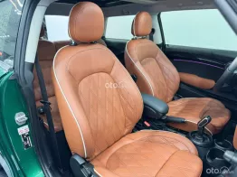 Xe dán PPF hơn 100 triệu bảo vệ sơn nguyên bả